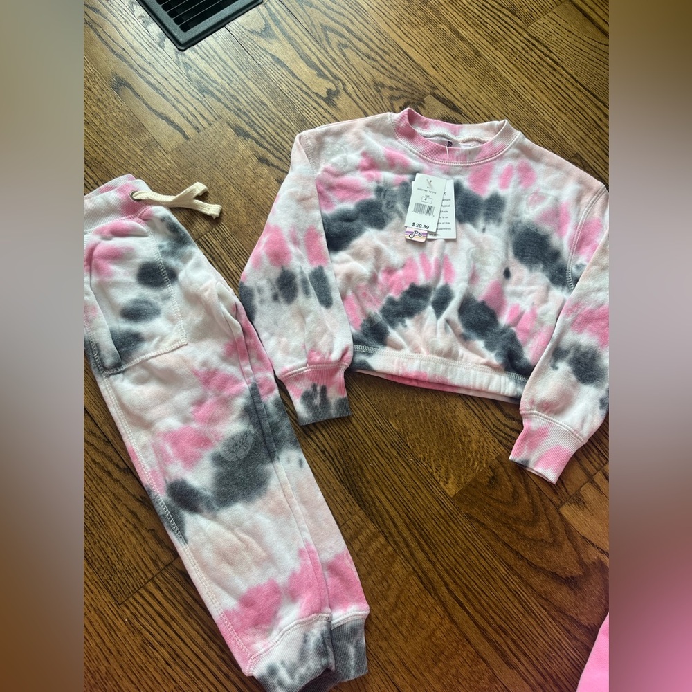 Tie die and skull jogger set! New! 4T.